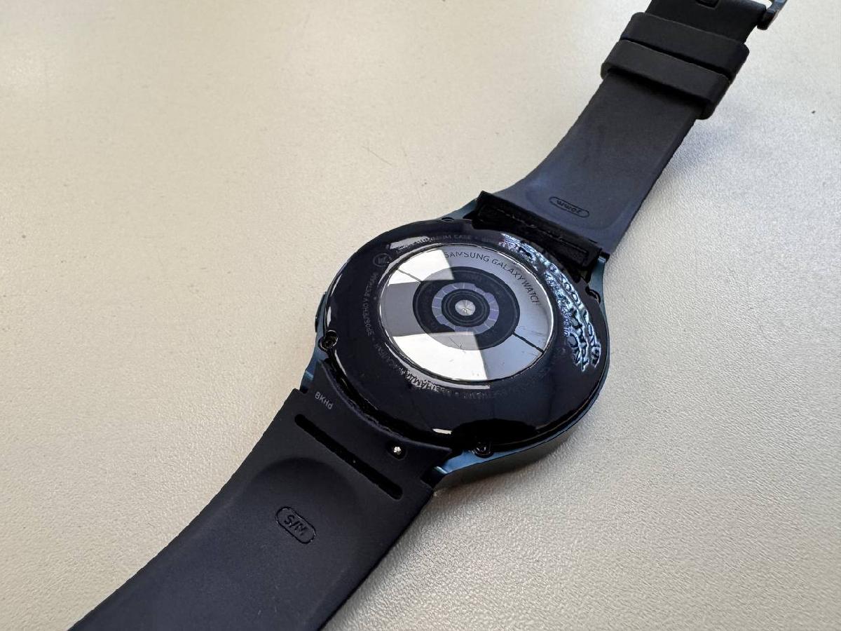 Смарт-часы Samsung Galaxy Watch 4