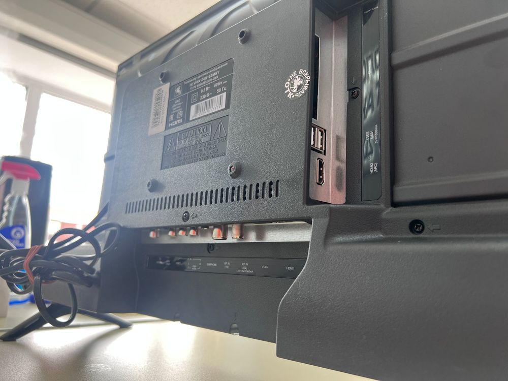 LED Телевизор HI VHIX-24H152MSY