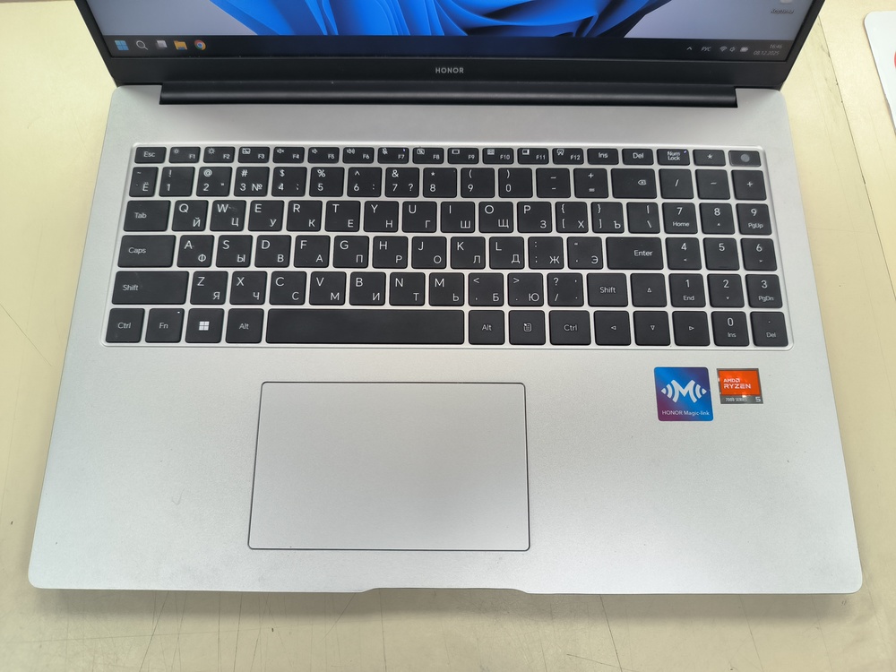 Ноутбук Honor BRN-H56; Ryzen 5 7640HS, Radeon 760M, 16 Гб, 512 GB, Нет