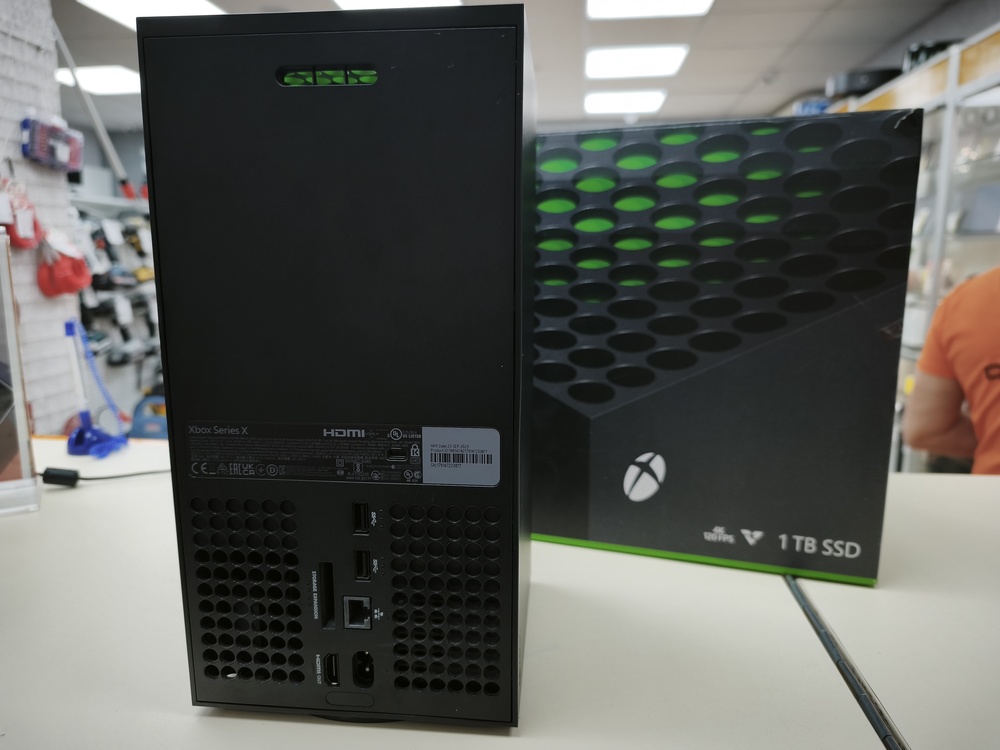 Игровая приставка Xbox Series X 1Tb