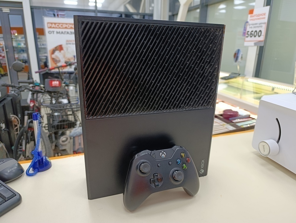 Игровая приставка Xbox One 1 Tb Игровая приставка Xbox One 1 Tb