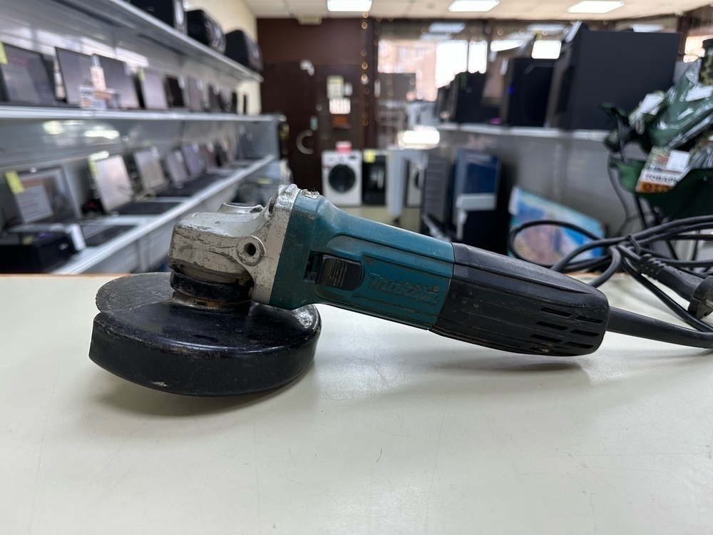 Угловая шлифмашина Makita GA5030