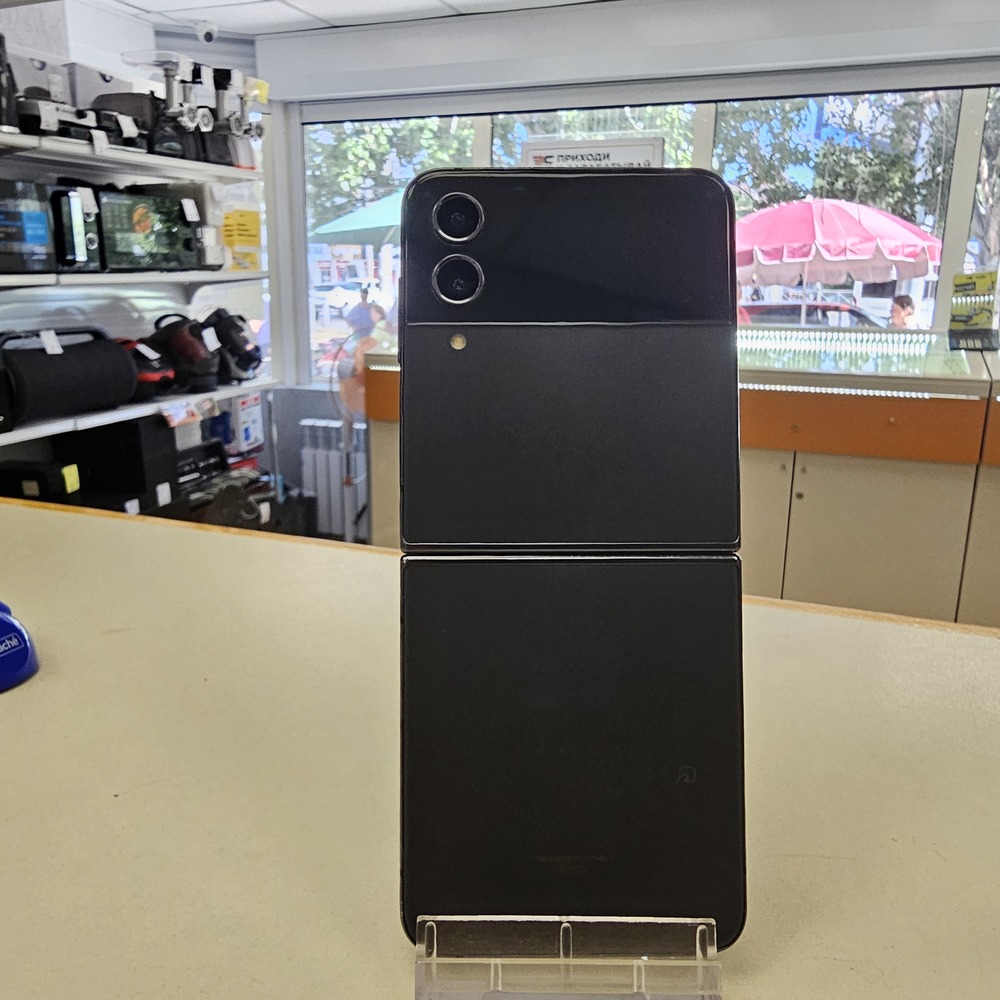 Смартфон Samsung Galaxy Z Flip 4 8/128
