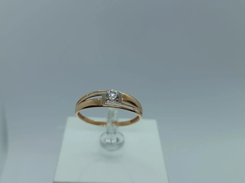 КОЛКМ585 КОЛЬЦО С КАМНЕМ (Au 585)