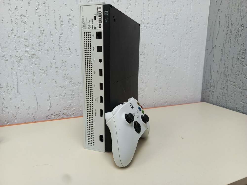 Игровая приставка Xbox One S 1TB