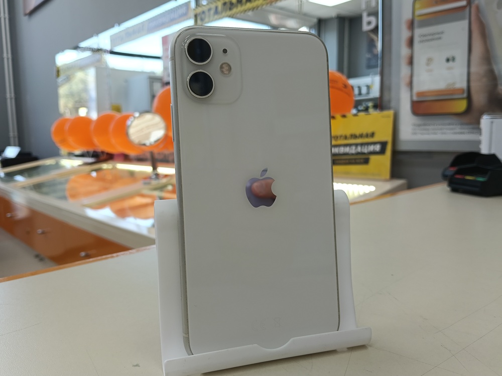 Смартфон Apple iPhone 11 64Gb