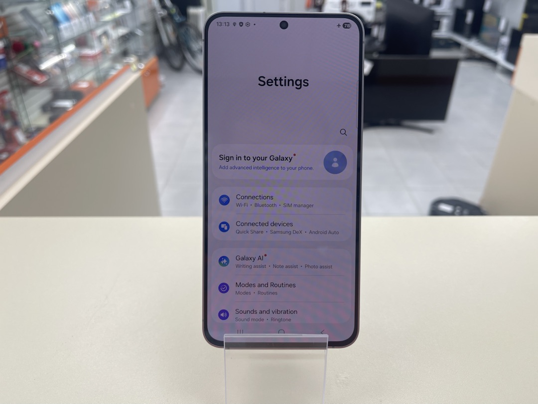 Смартфон Samsung Galaxy S25 FE 8/256