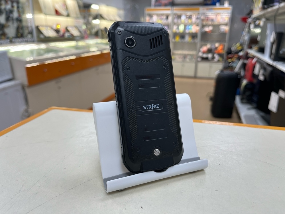 Смартфон Strike P30