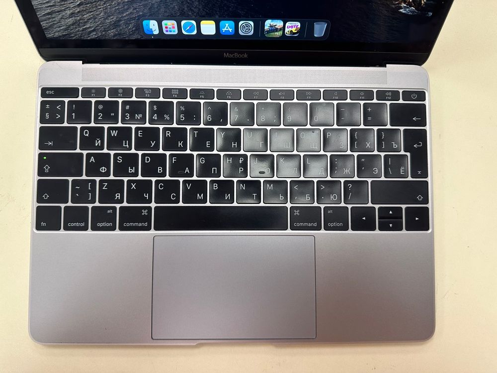 Ноутбук Apple A1534 2015год; Core m3-6Y30, HD Graphics, 8 Гб, 256 Гб, Нет