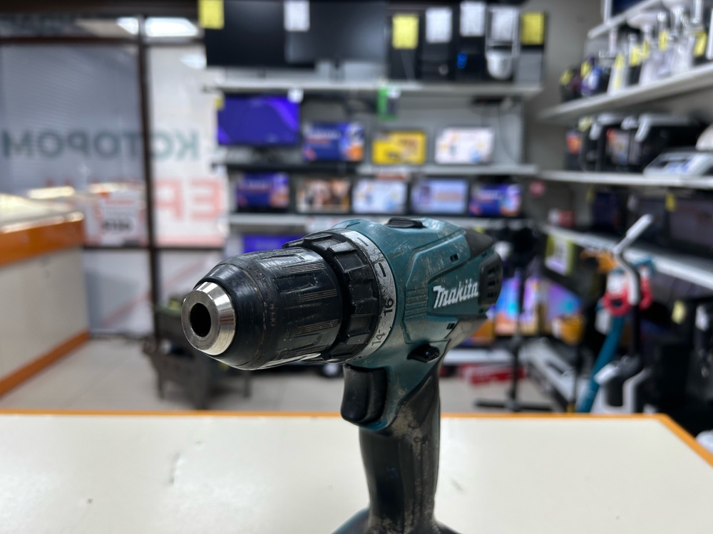 Шуруповерт Makita DF347D