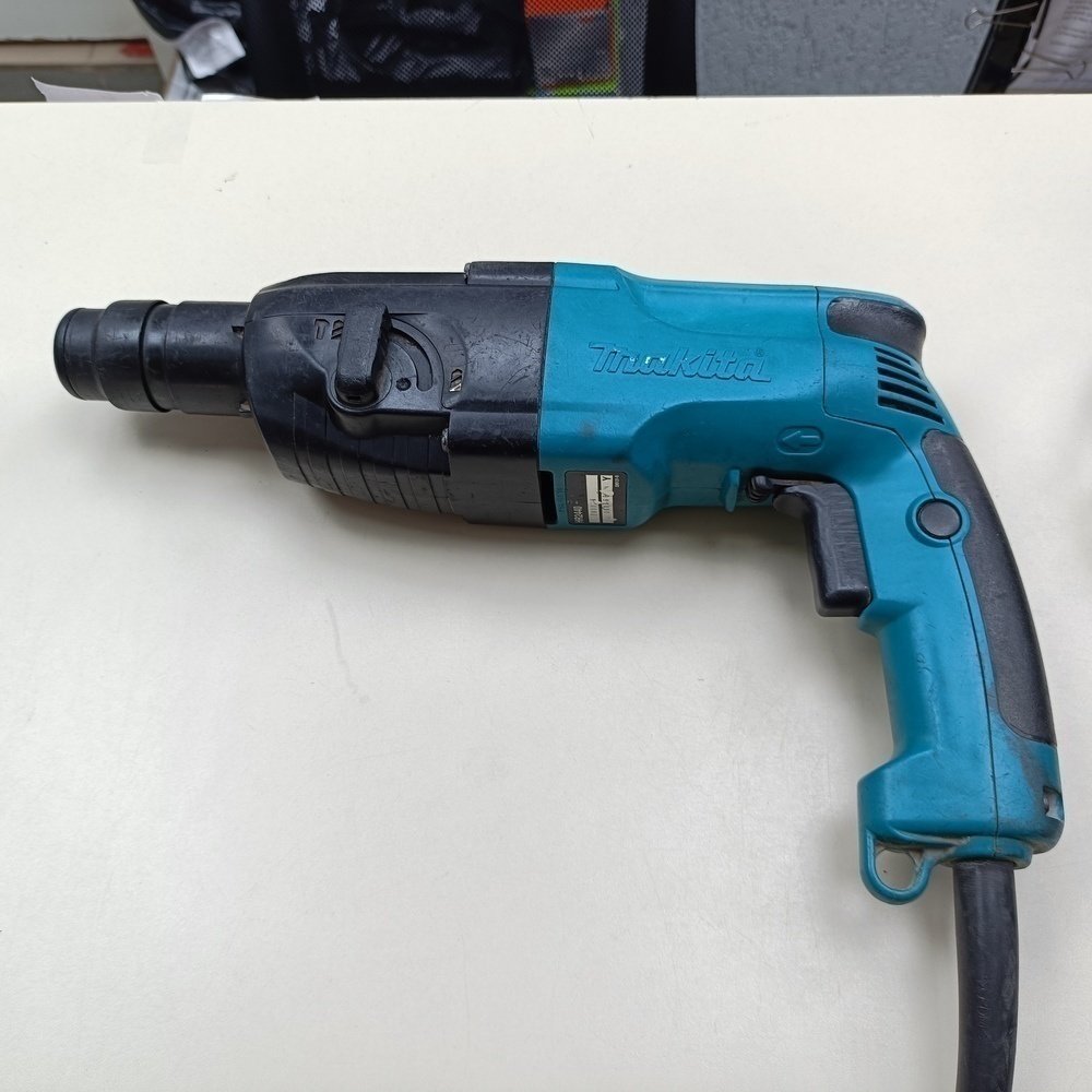 Перфоратор Makita HR 2440