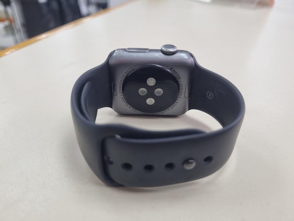 Смарт-часы Apple Watch Series 3 42 мм
