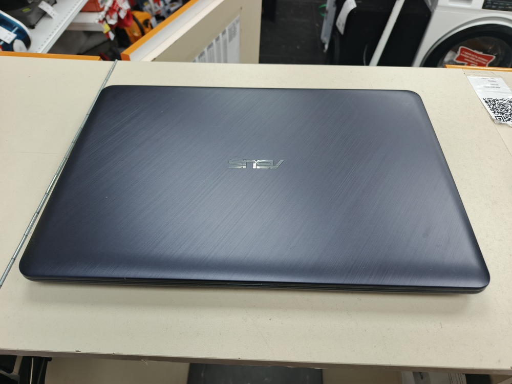 Ноутбук ASUS; Pentium 4417U, GeForce MX110, 4 Гб, Нет, 500 Гб