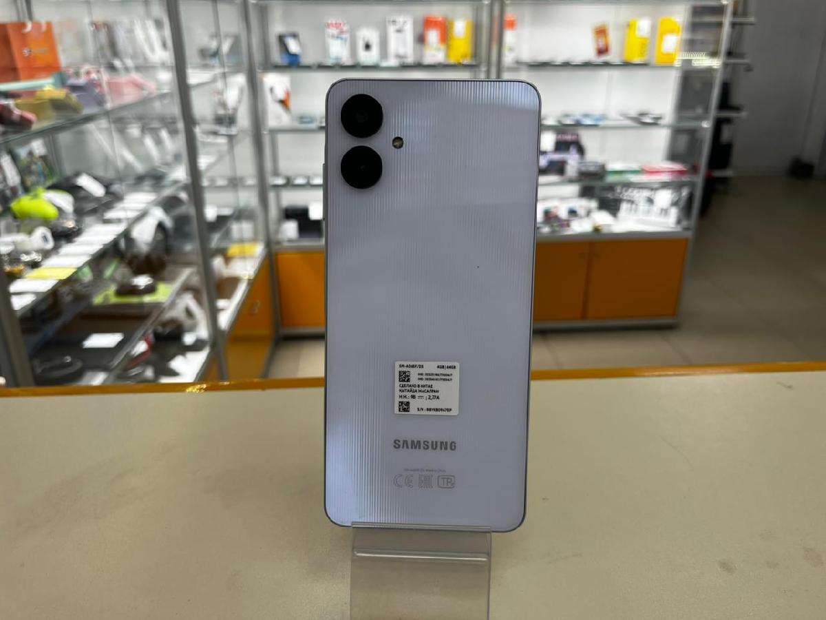 Смартфон Samsung Galaxy A06 4/64