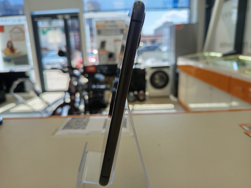 Смартфон Apple iPhone 11 64Gb