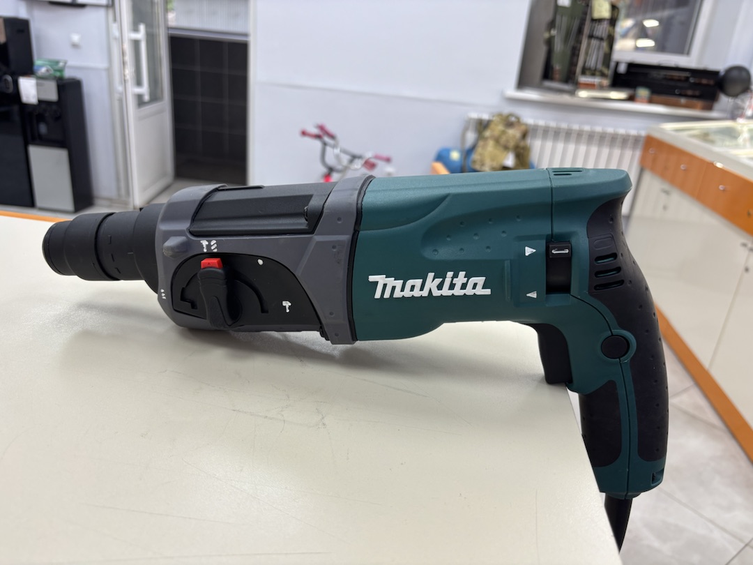 Перфоратор Makita HR2470FT