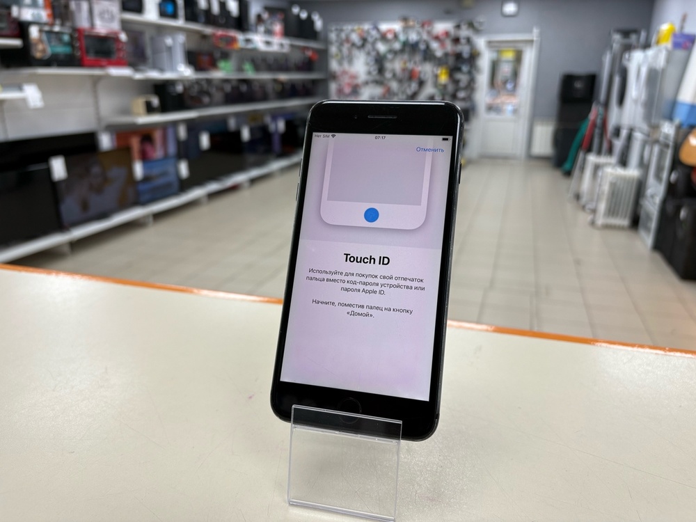 Смартфон Apple iPhone 7 Plus 64Gb