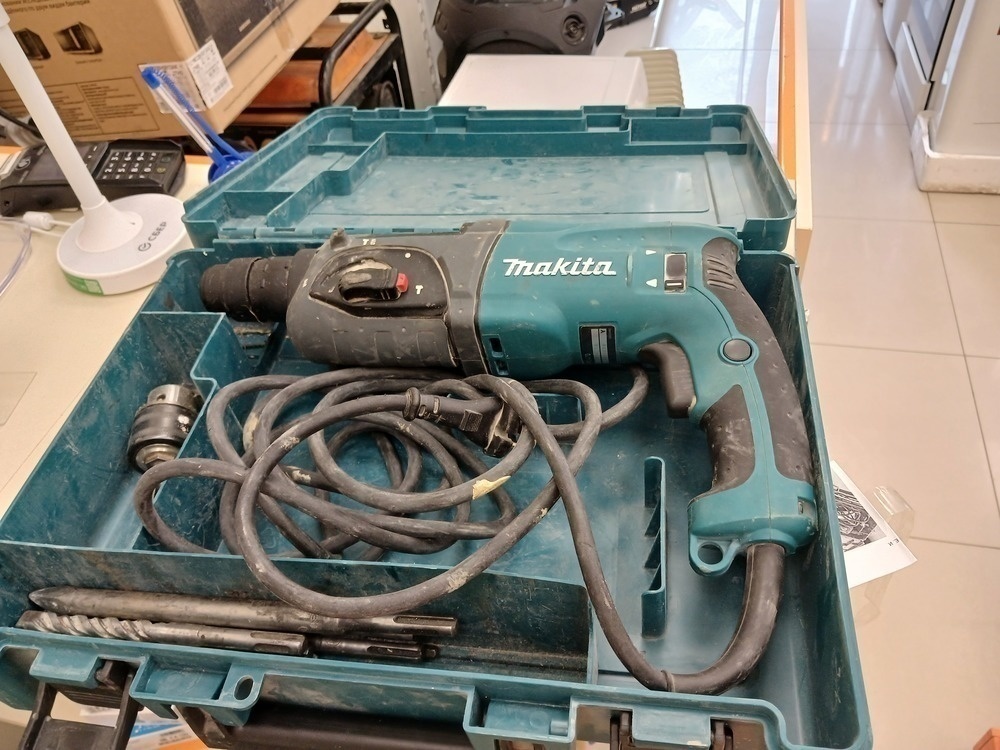 Перфоратор Makita HR 2470