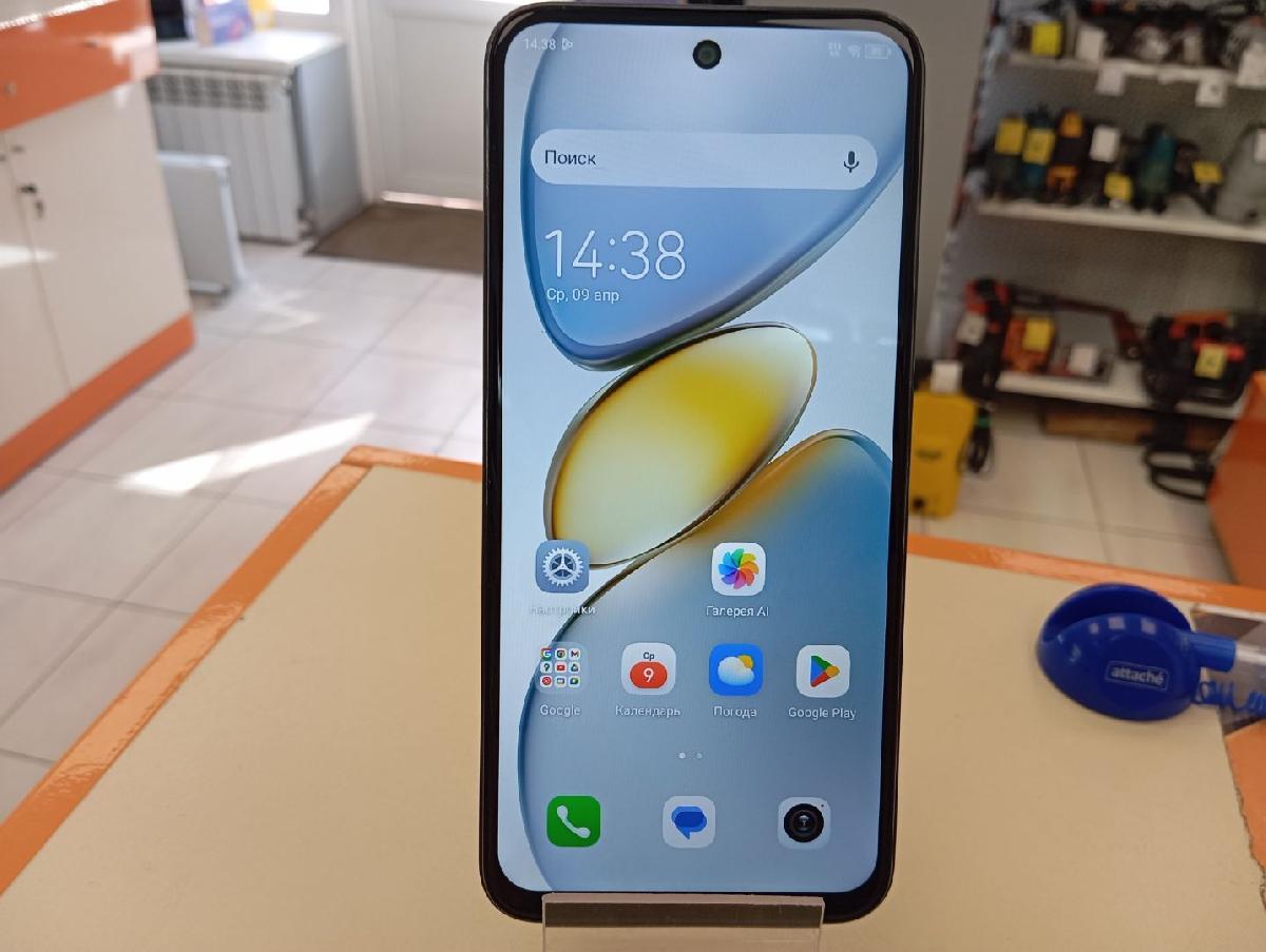 Смартфон Tecno Spark Go 2024 4/64