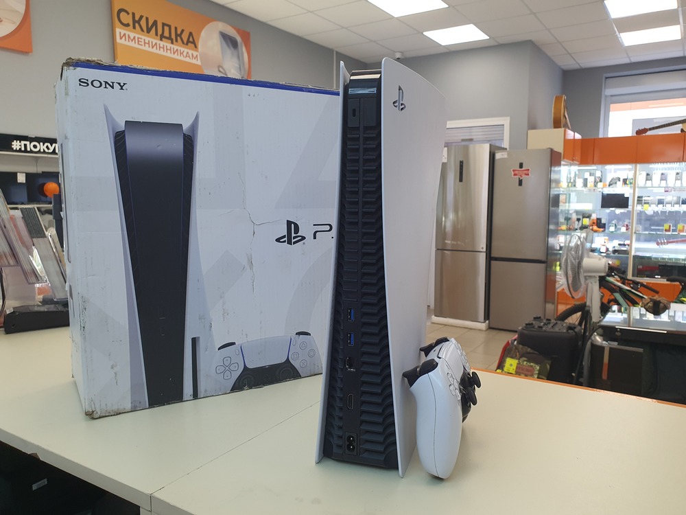 Игровая приставка PlayStation 5 825Gb (С дисководом)