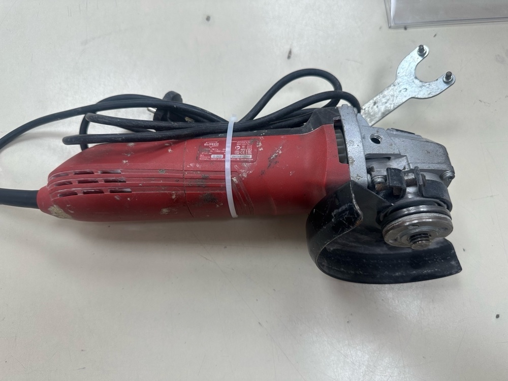 Угловая шлифмашина Elitech МШУ 0912;