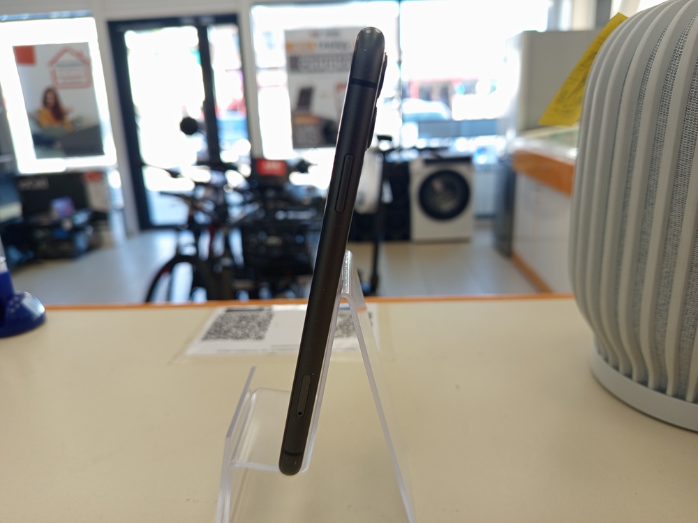 Смартфон Apple iPhone 11 64Gb