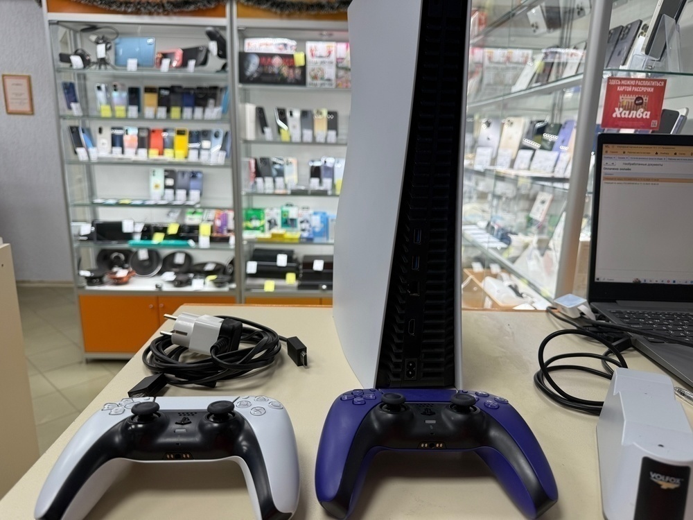 Игровая приставка PlayStation 5 825Gb (С дисководом)