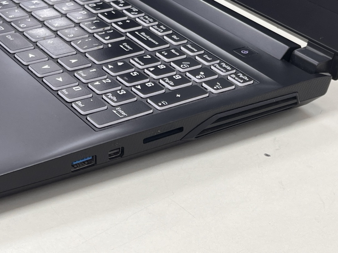 Ноутбук Gigabite g5;  Core I5-11400H, GeForce RTX 3060, 16 Гб, 1.5 Tb, Нет