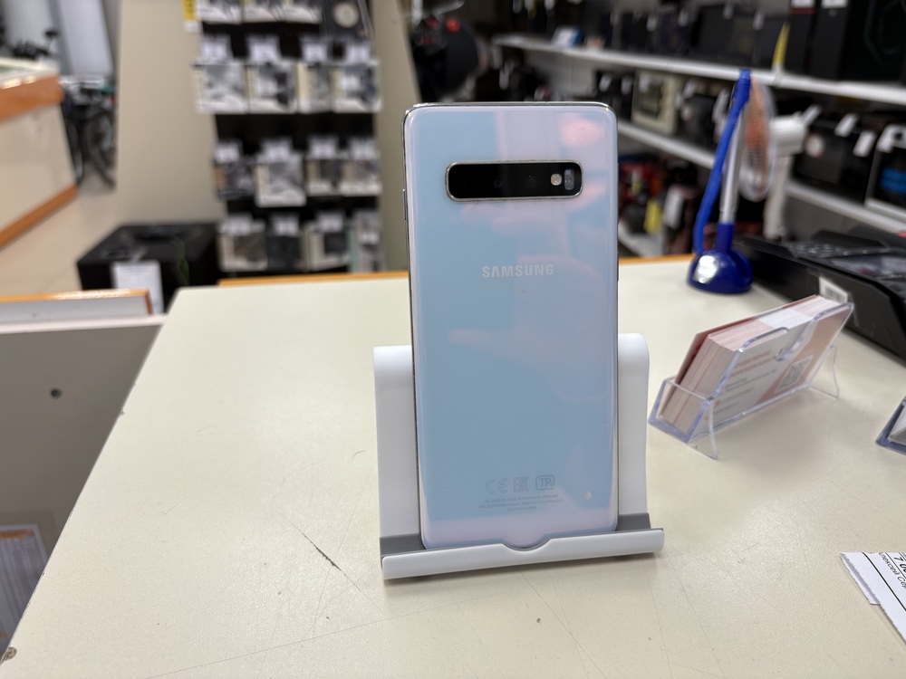 Смартфон Samsung Galaxy S10 8/128