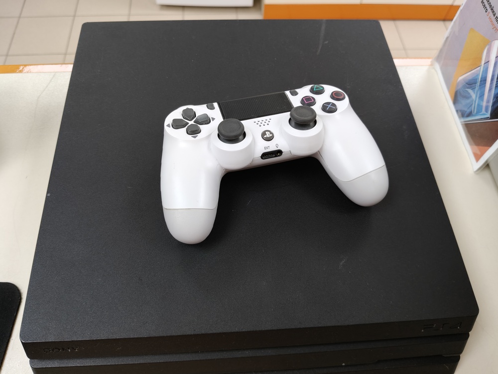 Игровая приставка PlayStation 4 Pro 1Tb