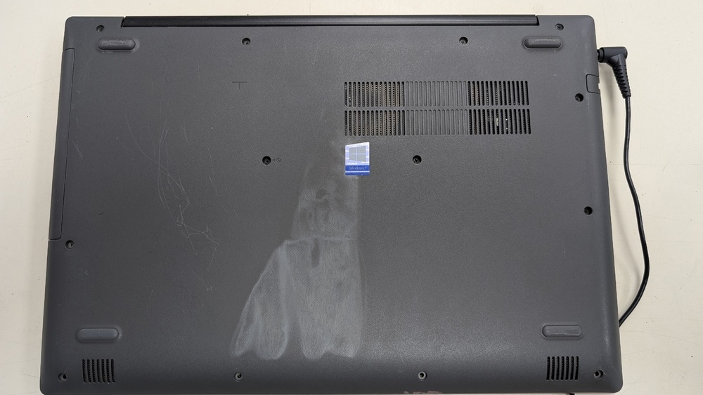 Ноутбук Lenovo; Core i3-8130U, GeForce MX150 (10 W), 4 Гб, 240 Гб, Нет