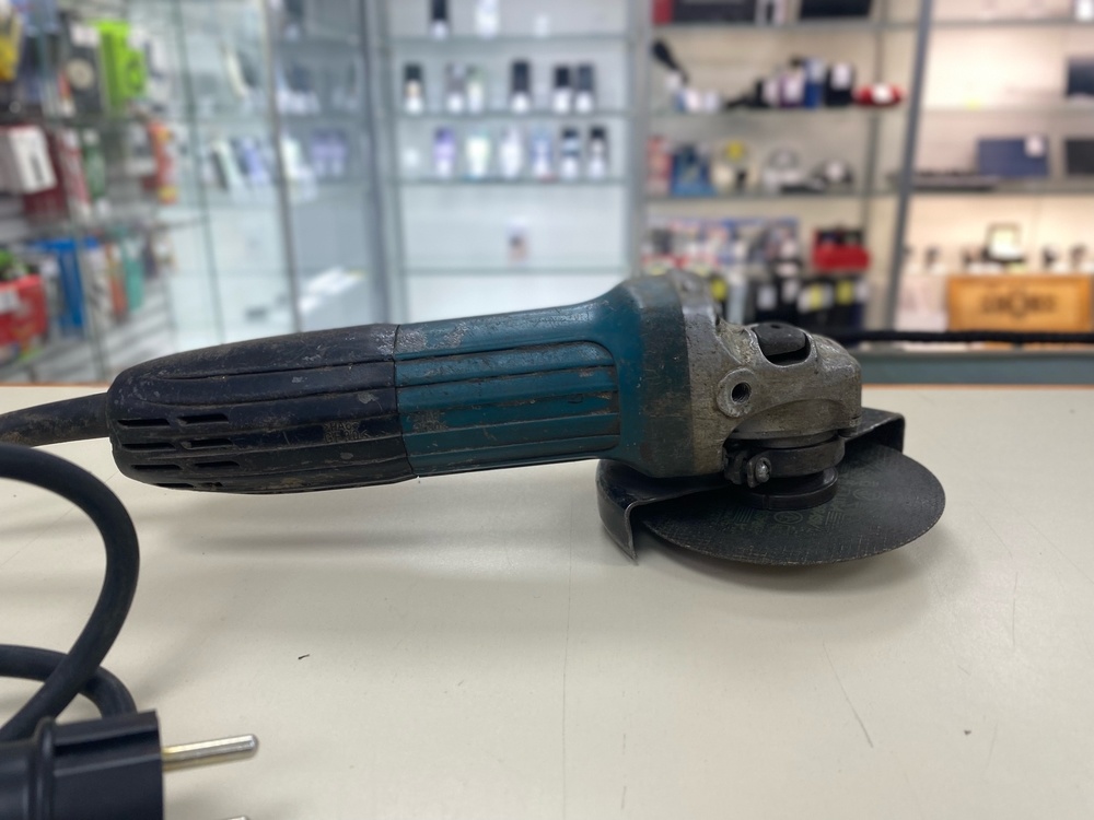 Угловая шлифмашина Makita GA5030