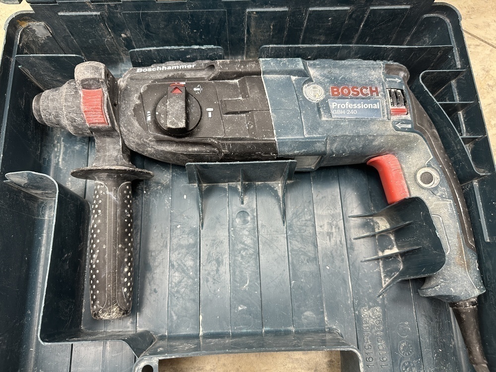 Перфоратор Bosch GBH 240