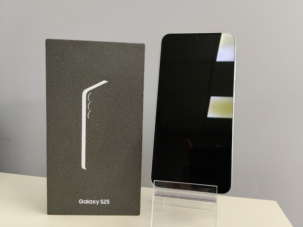 Смартфон Samsung Galaxy S25 12/256