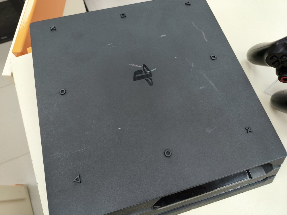 Игровая приставка PlayStation 4 Pro 1Tb