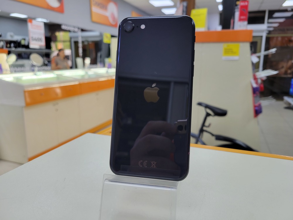 Смартфон Apple iPhone SE 2020 64Gb