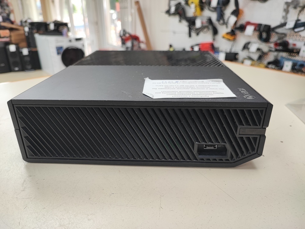 Игровая приставка Xbox One 1 Tb