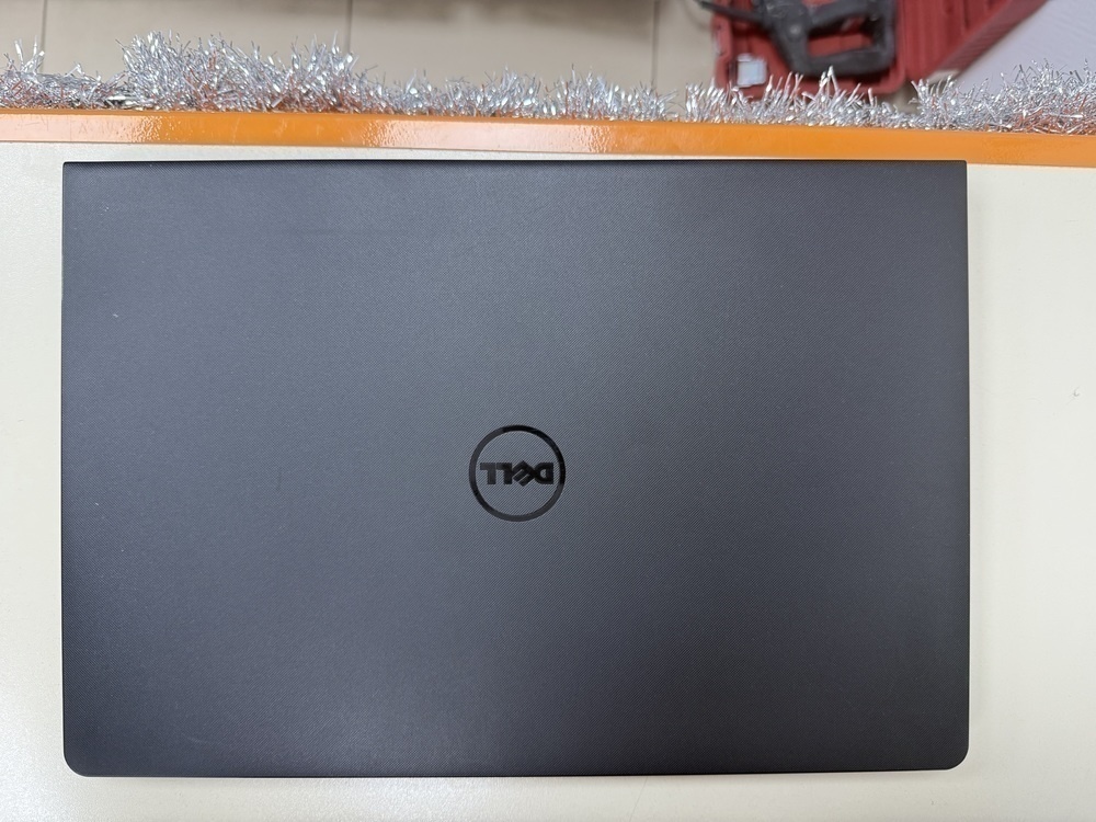 Ноутбук DELL Inspiron 15; A6-9225, Radeon R4 series, 4 Гб, Нет, 500 Гб