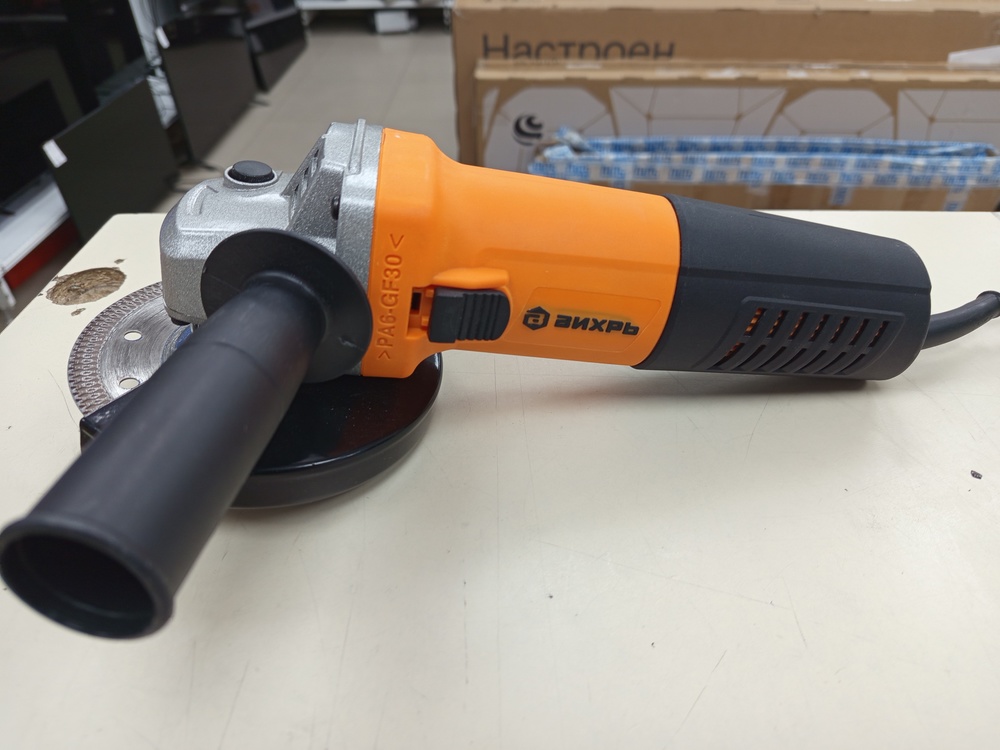 Угловая шлифмашина Вихрь УШМ-125/800