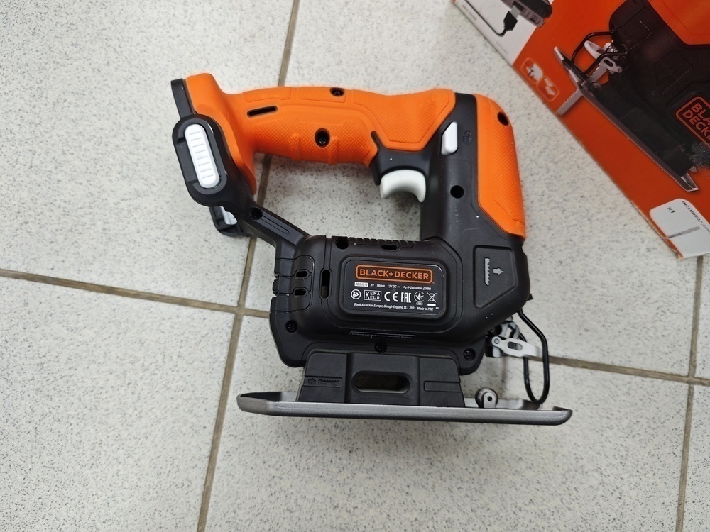 Лобзик Black & Decker BDCJS12N-XJ