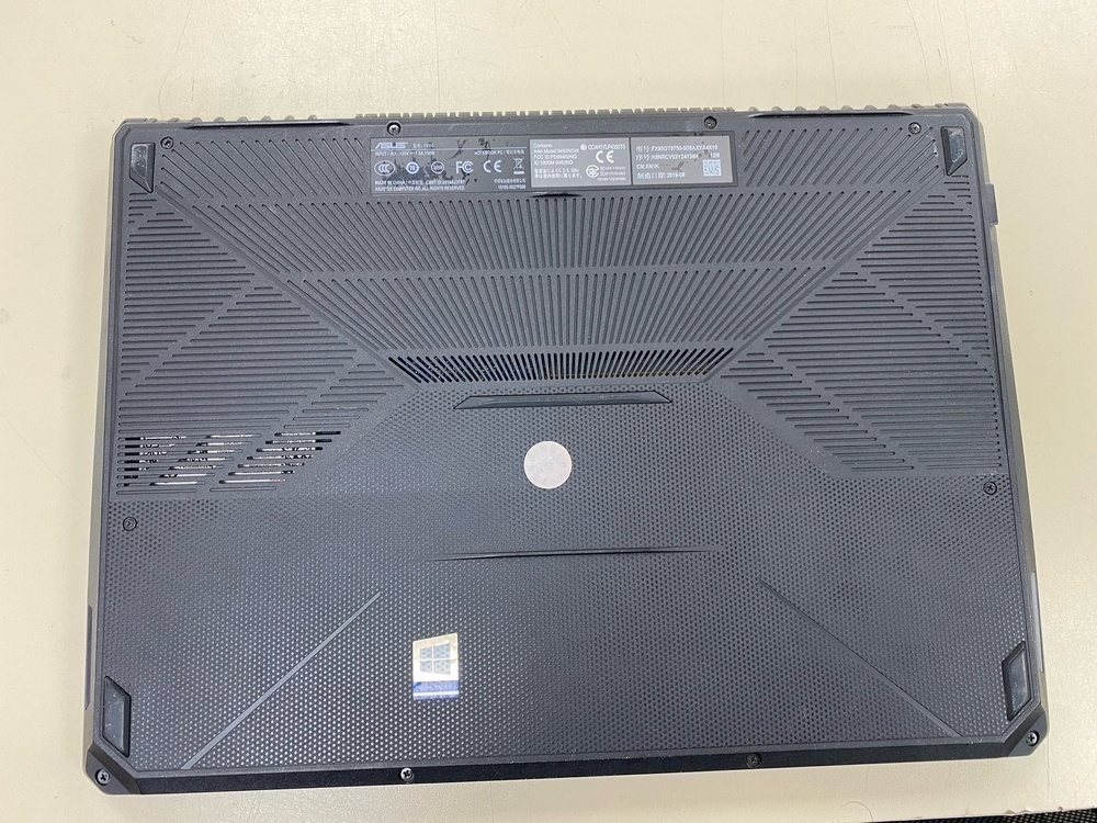 Ноутбук ASUS; Core i7-9750H, GeForce GTX 1650, 16 Гб, 1 Tb, Нет