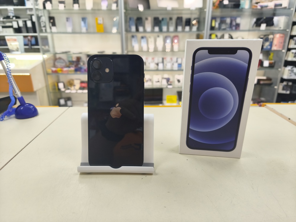 Смартфон Apple iPhone 12 64Gb