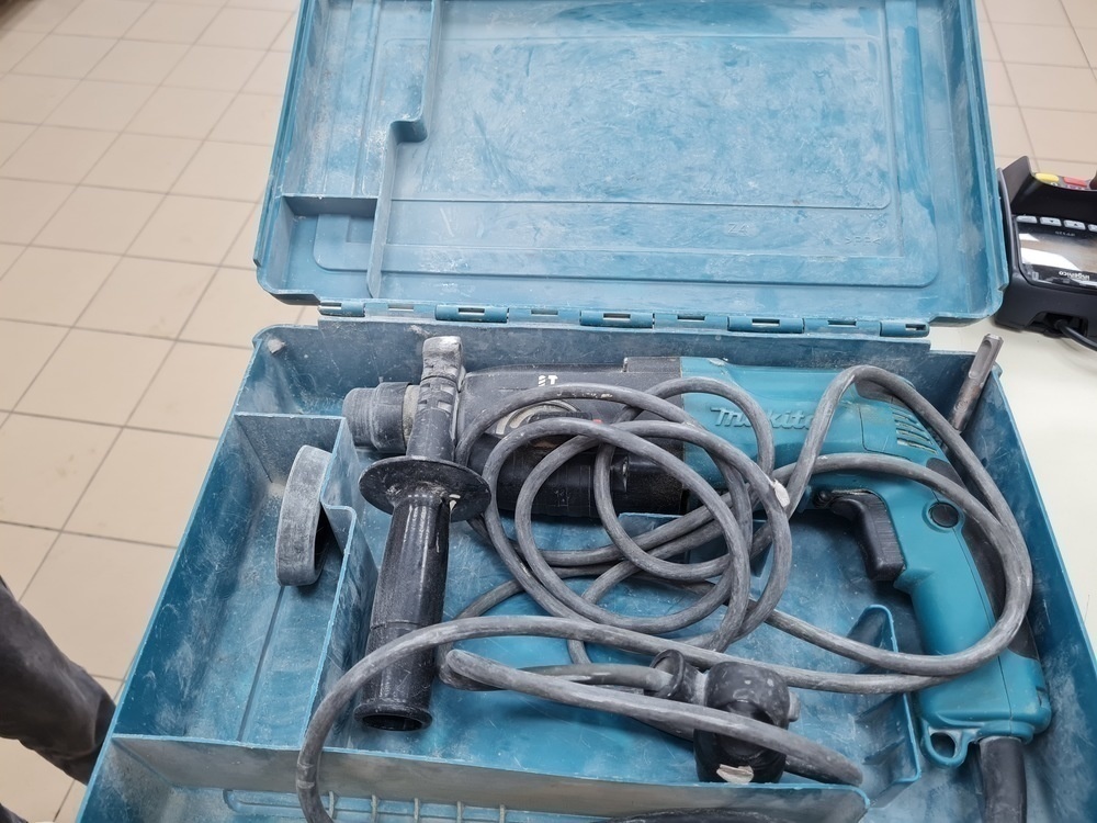 Перфоратор Makita HR 2450
