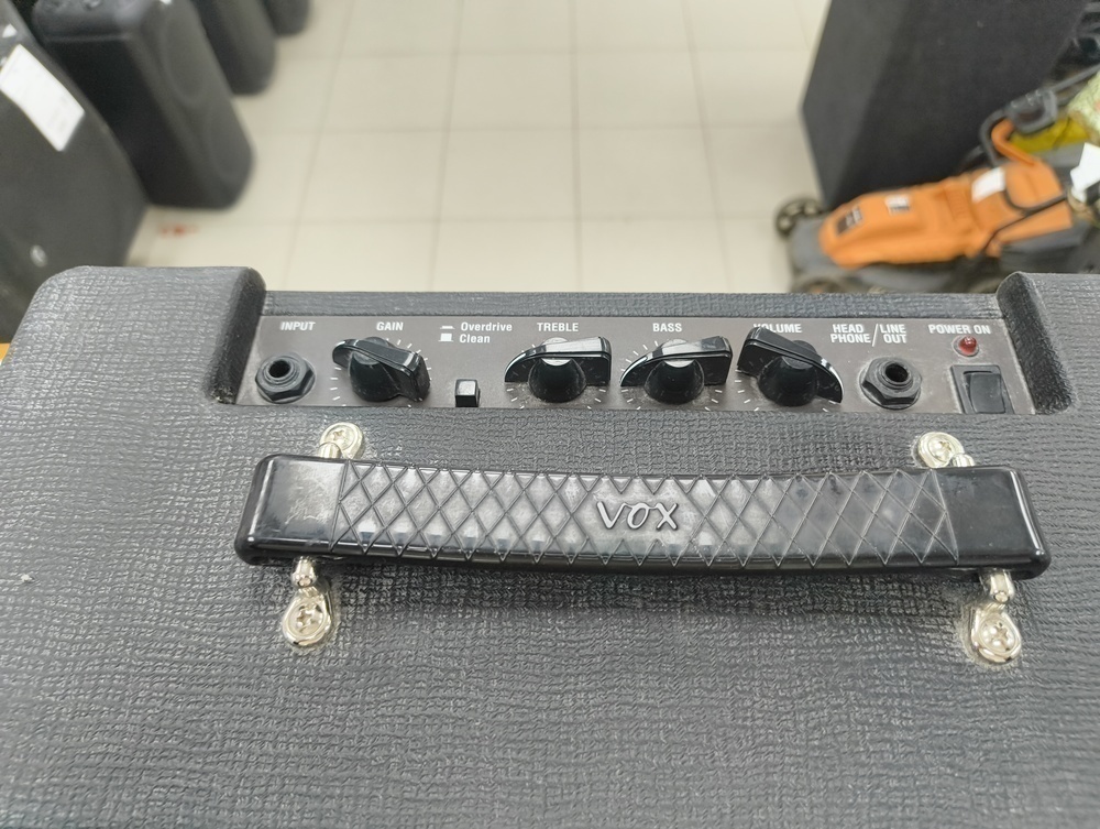 Комбоусилитель для гитар VOX V9106