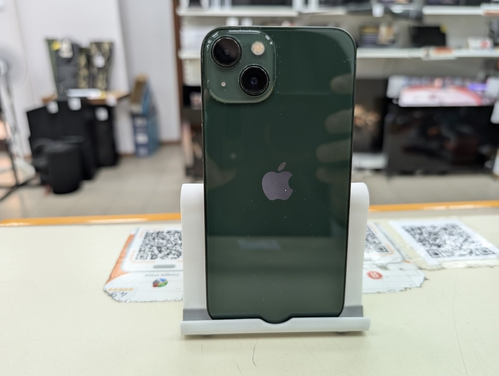 Смартфон Apple iPhone 13 128Gb