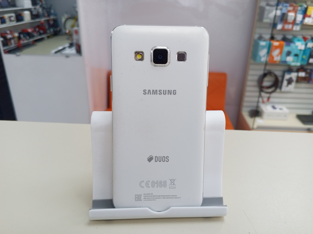 Смартфон Samsung Galaxy A3 1/16