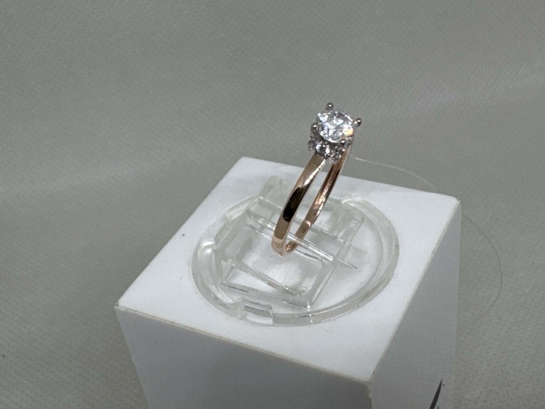 КОЛЬЦО С КАМНЯМИ (Au 585)