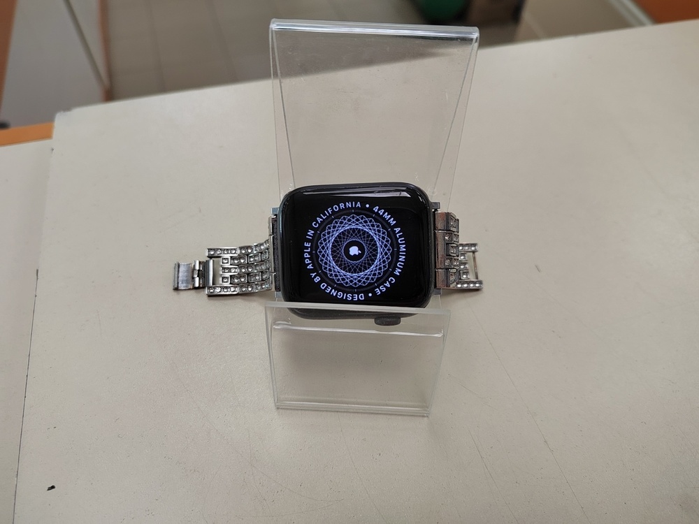 Смарт-часы Apple Watch SE 2020 40mm