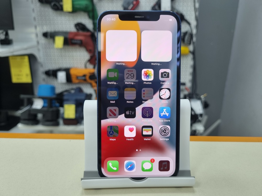 Смартфон Apple iPhone 12 64Gb