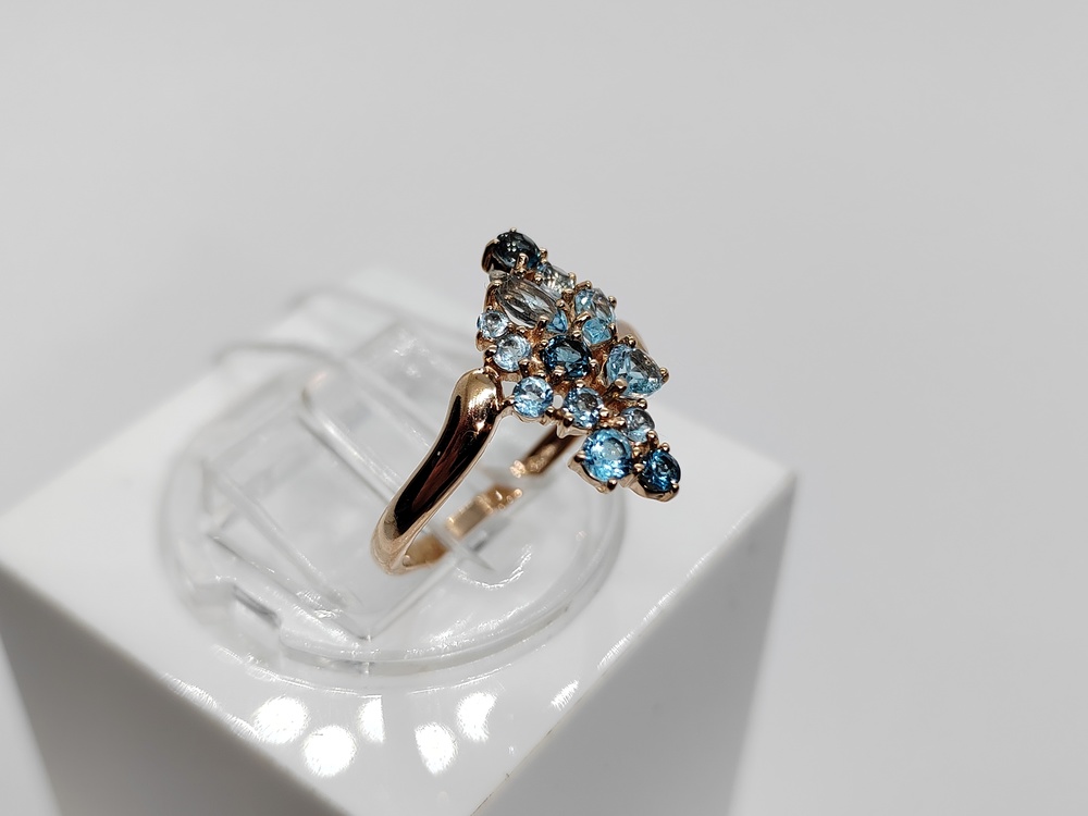 КОЛЬЦО С КАМНЯМИ (Au 585)